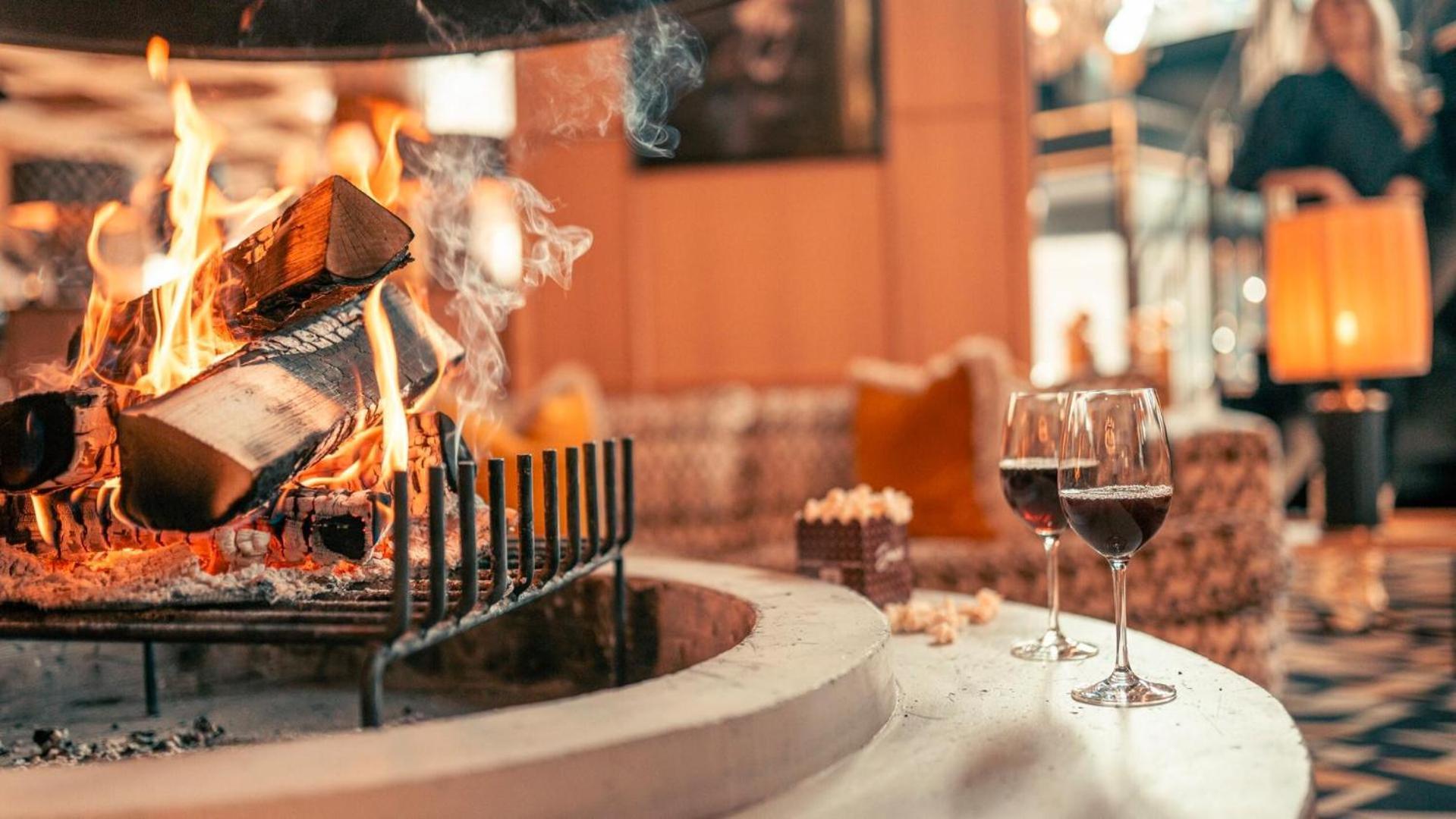 מלון גטבורג Jacyz מראה חיצוני תמונה The fireplace at the restaurant